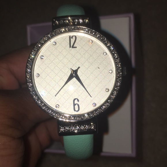 Watch - Picture 3 of 3